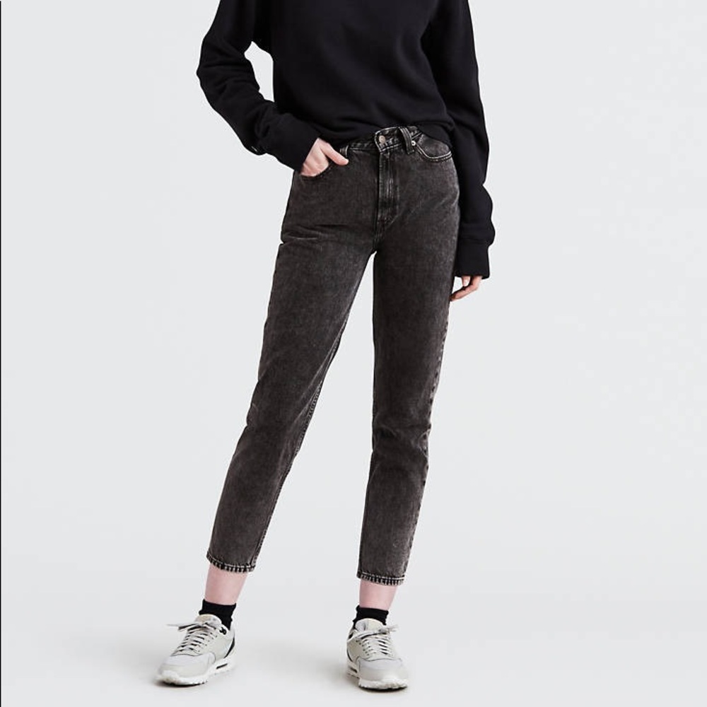Levi’s Premium Mom Jeans in Grey